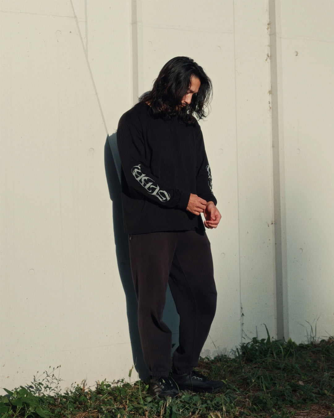 SLEEVE TYPOGRAPHY LONG T-SHIRT