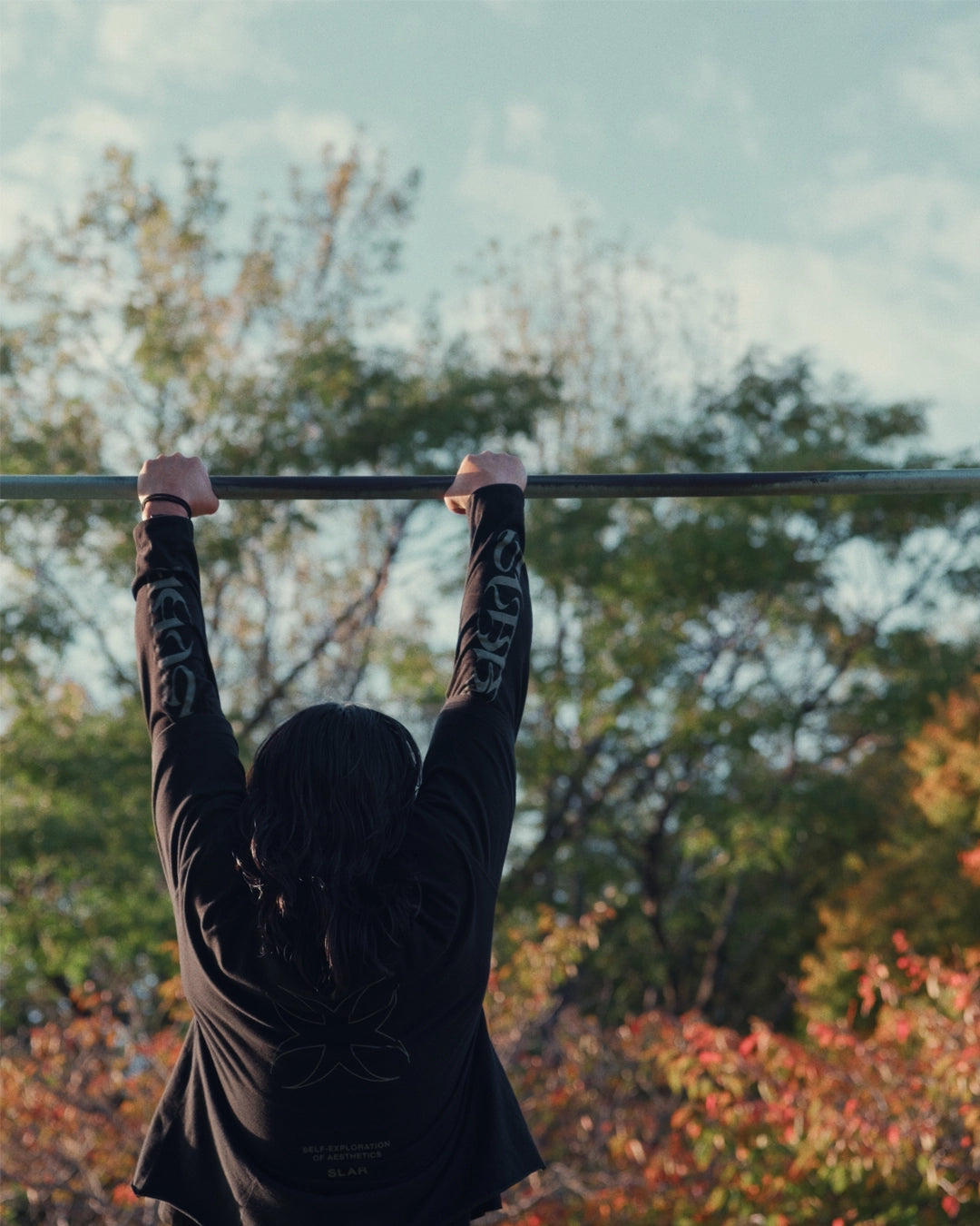 SLEEVE TYPOGRAPHY LONG T-SHIRT