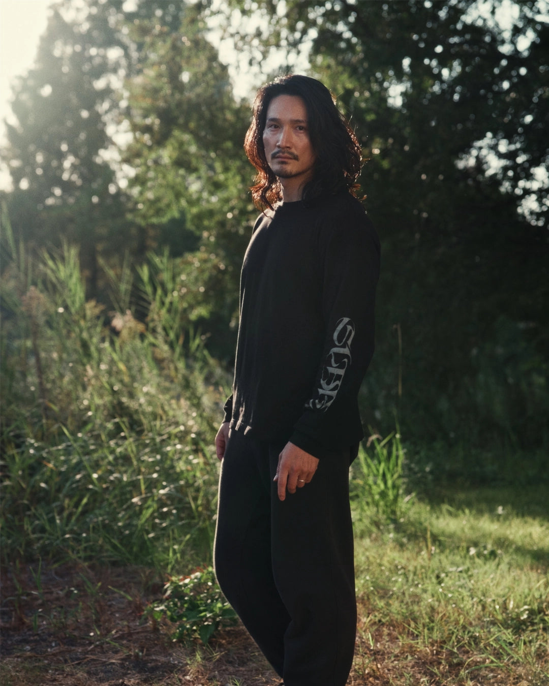 SLEEVE TYPOGRAPHY LONG T-SHIRT