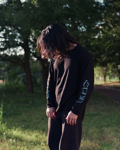 SLEEVE TYPOGRAPHY LONG T-SHIRT